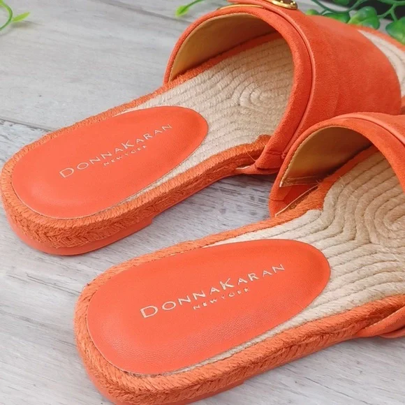 Donna Karan Taci Flat Slide NIB - Picture 4 of 9